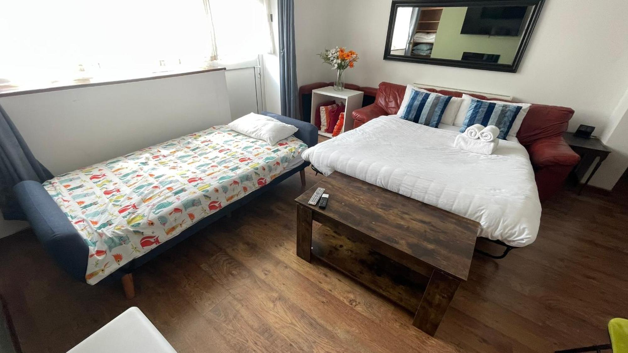2 Bedrooms 2 Stations Лондон Экстерьер фото
