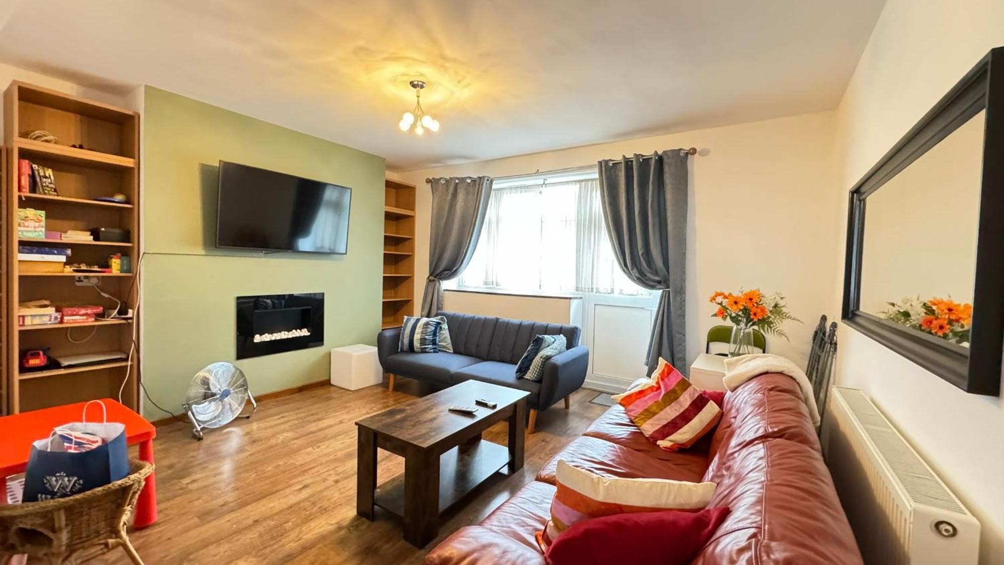 2 Bedrooms 2 Stations Лондон Экстерьер фото